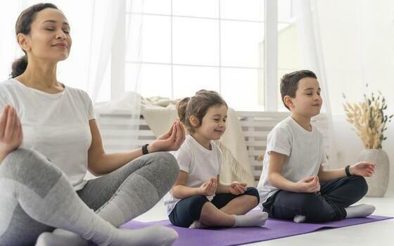 Curso online de Monitor de Yoga Infantil Curso online de Monitor de Yoga Infantil